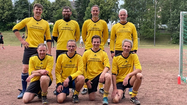 Grandioses Fußballturnier mit phänomenalem Sieg für die Lehrer