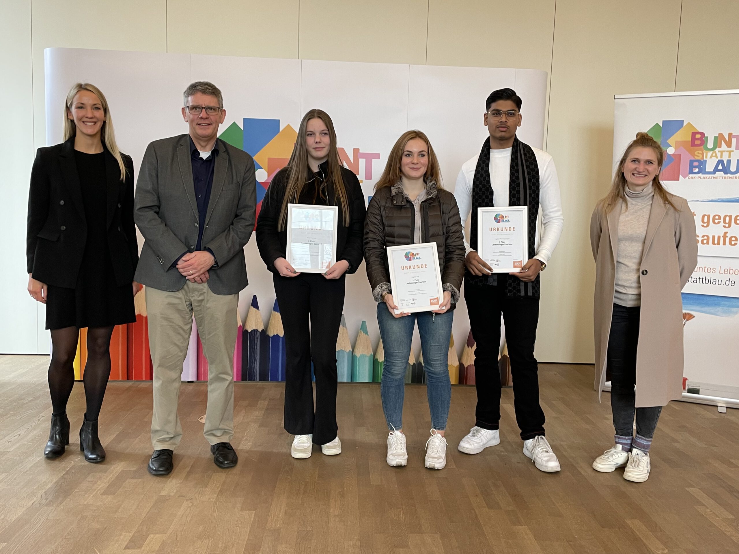 BUNT STATT BLAU  – Kunst gegen Komasaufen – drei Preise gehen an unsere Schule im Rastbachtal!